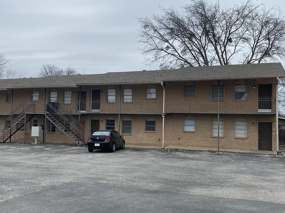 1707 Old FM 440 Rd
