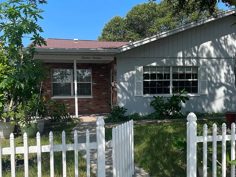 1414 Aries Ln — Photo 2