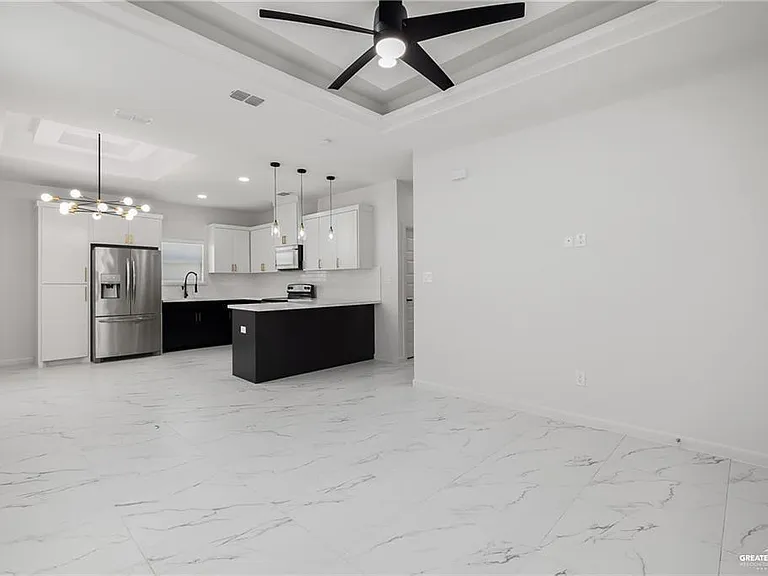 1424 E Hibiscus Ave #1 — Photo 4