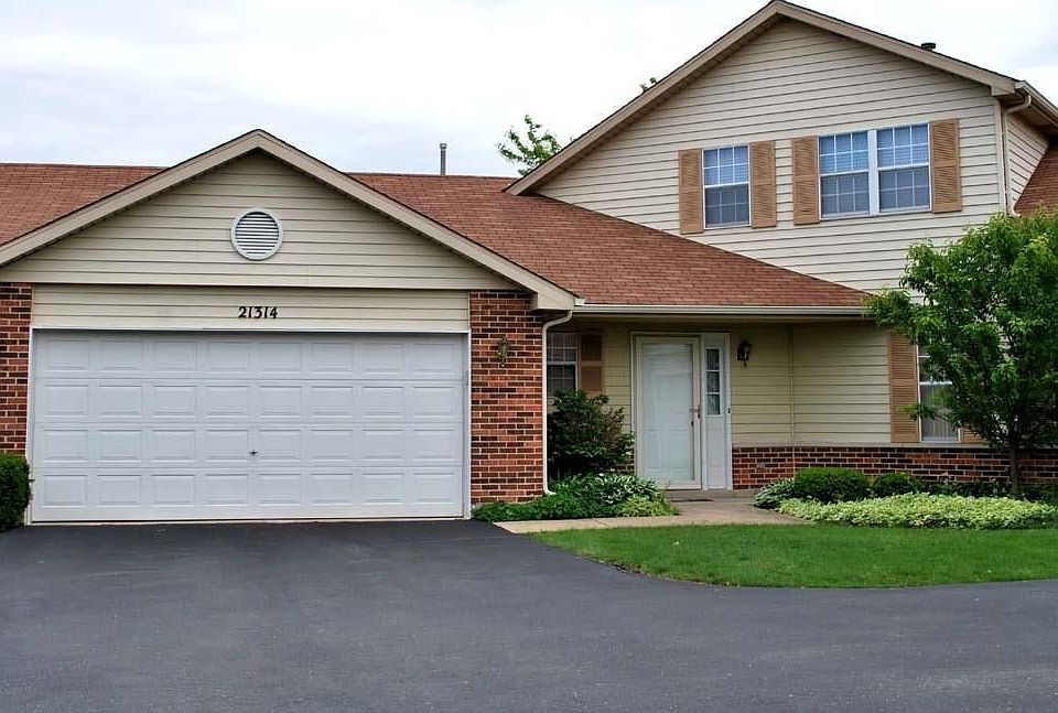 1st image of 21314 W Silktree Cir
