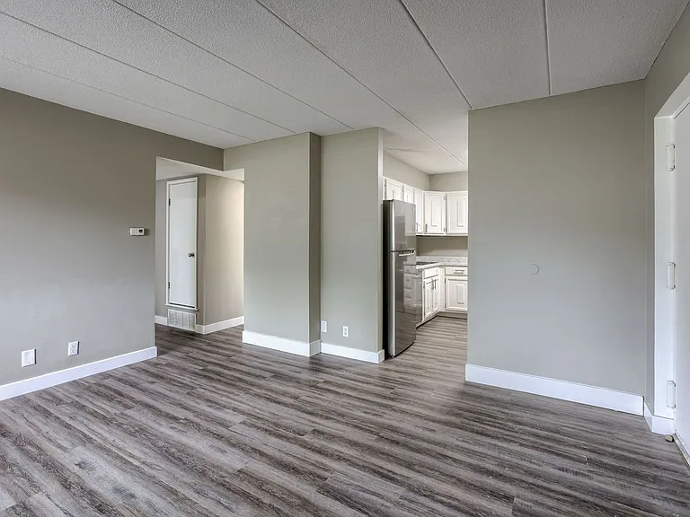 Meadowlark Apts — Photo 19