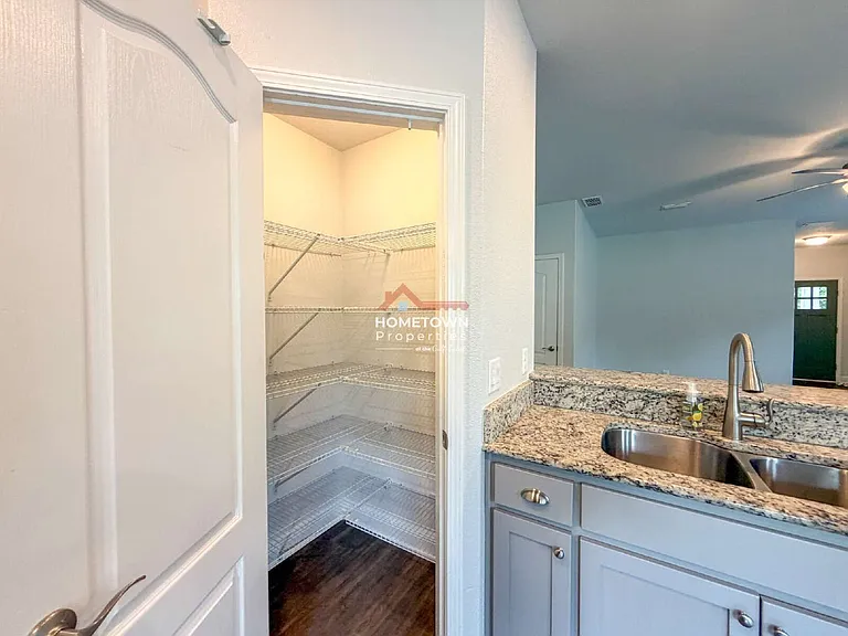 3613 Conley Dr — Photo 6