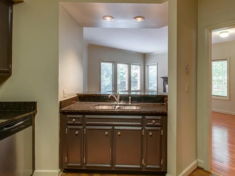 2110 Portland Ave #201 — Photo 7