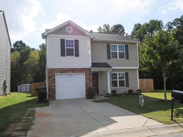 5819 Stonedale Ct, Charlotte, NC 28216