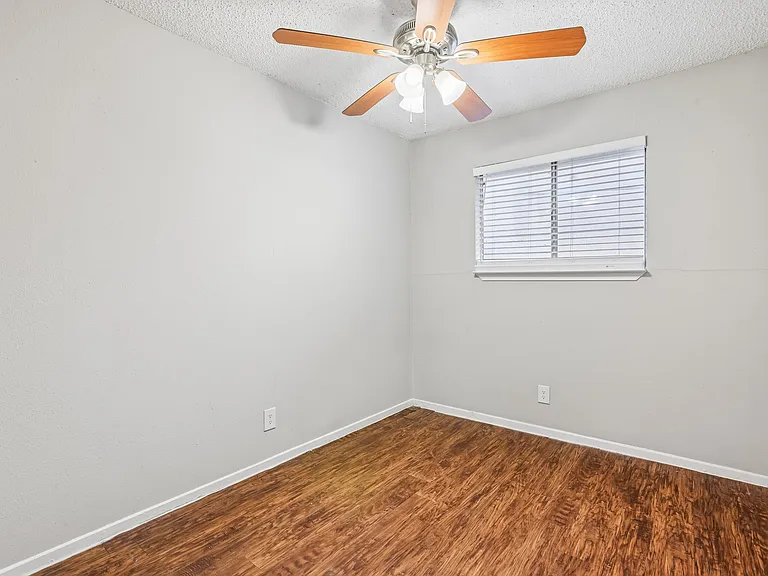 Lamar Place Apartments — Photo 70