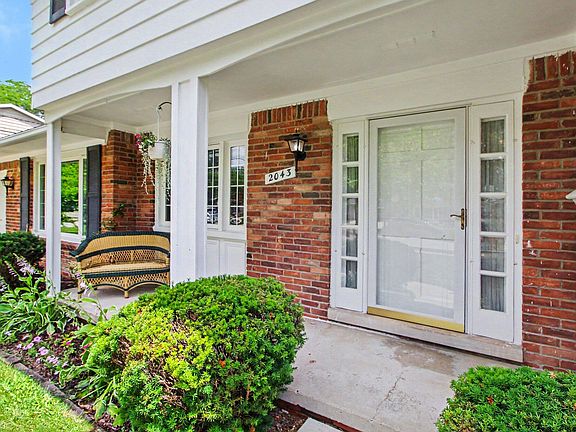 3rd image of 2043 Winsted Blvd