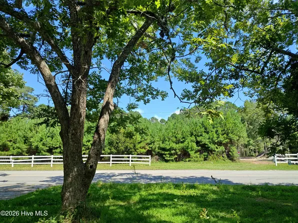 150 Clay Hill Road, Sneads Ferry, NC 28460