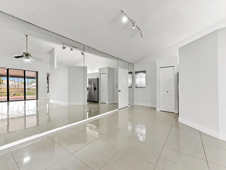 5421 Helene Cir — Photo 6