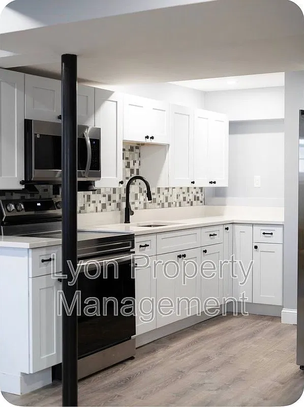 2 bed, 1.0 bath, 950 sqft, $2,250 — Photo 1