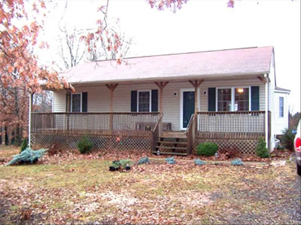 1504 Izaak Walton Rd photo 1