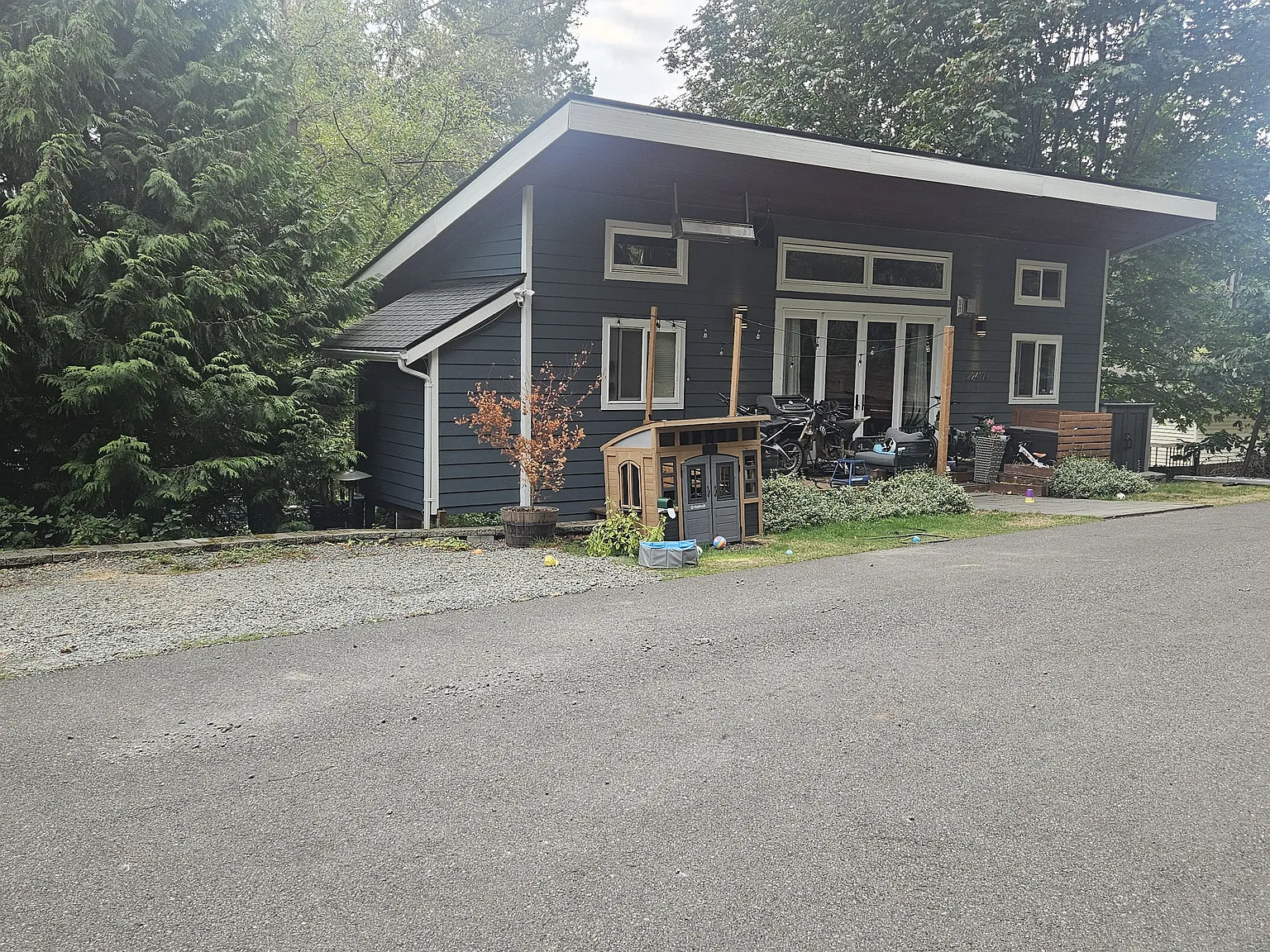 2 bed, 1.5 bath, 800 sqft, $2,400 — Photo 2