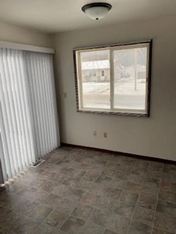 2 bed, 1000 sqft, $1,095 — Photo 4