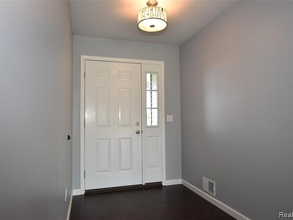 3rd image of 6365 Augusta St