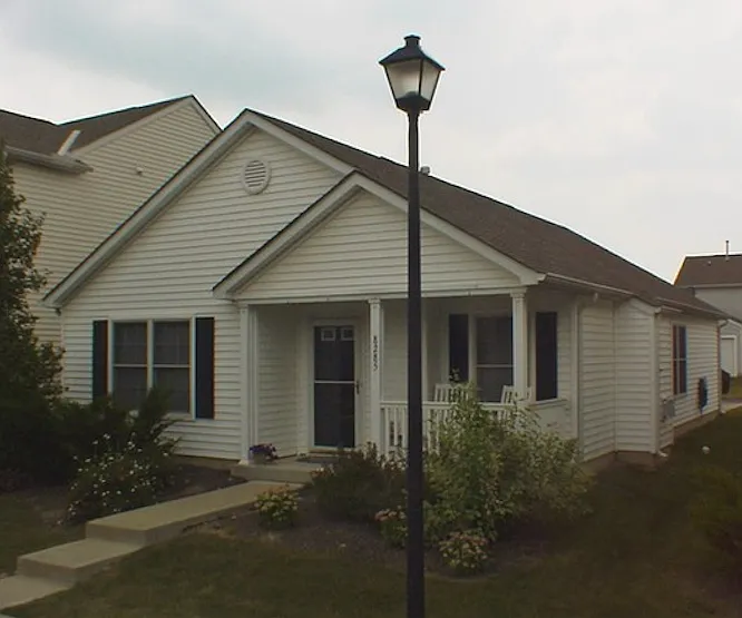3 bed, 1600 sqft, $2,200 — Photo 1