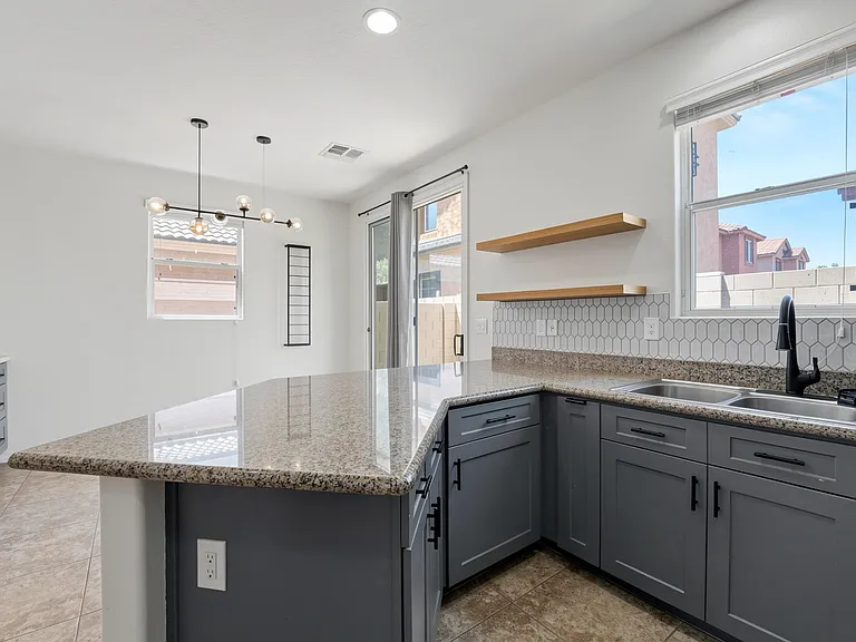 4036 E Carla Vista Dr — Photo 12