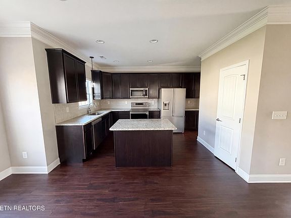 2nd image of 1611 Blackbird Dr