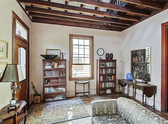 2nd image of 2021 Dauphine St