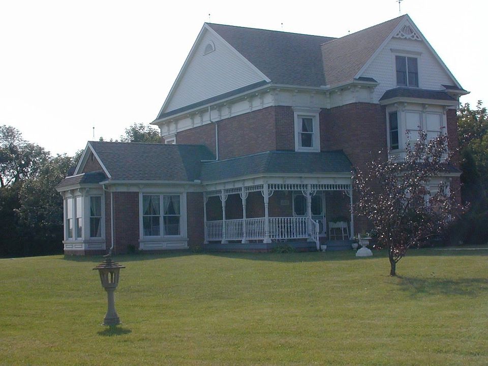1870s Victorian Mansion