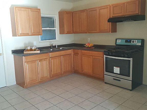 2nd image of 1135 S 13th Ave