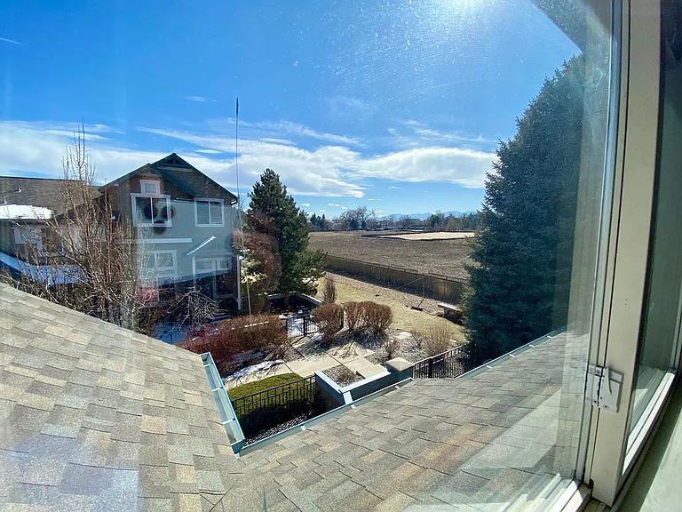 111 Rowena Pl — Photo 24