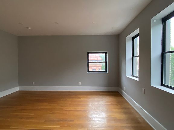 3rd image of 121 8th Ave #4R