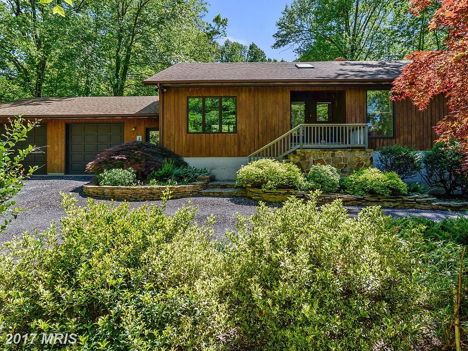 1st image of 402 Richardson Ct