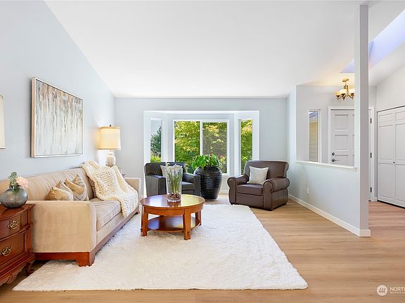 4th image of 12519 93rd Avenue NE