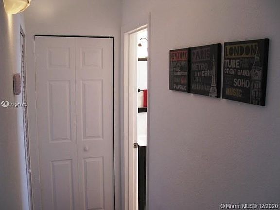 2nd image of 910 Jefferson Ave APT 3B