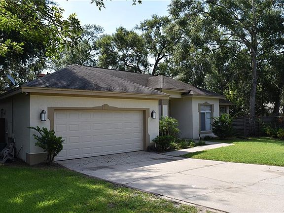 3rd image of 999 Autumn Glen Ln