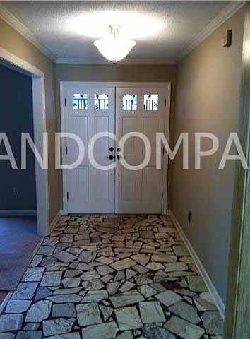 2nd image of 1256 Kirby Rd