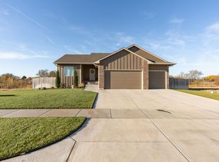 407 S Sweetwater Rd, Maize, KS 67101