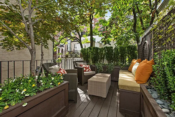 Sold by Corcoran | media 14