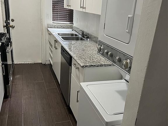 3rd image of 11045 NE 2nd Ave #B