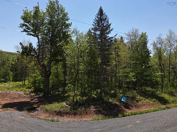 2nd image of 17 Glades Run