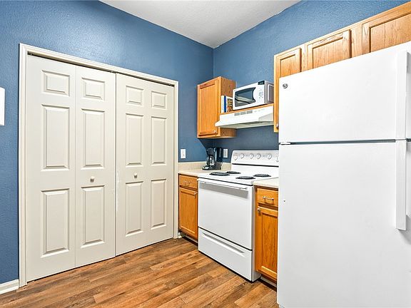 5th image of 447 W Longleaf Dr APT 1206