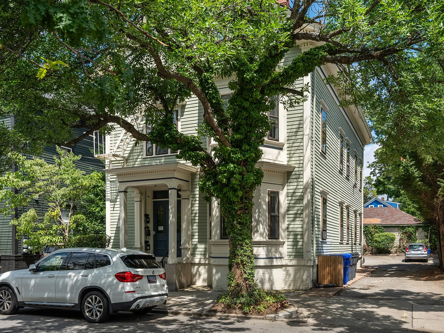 2 bed, 1000 sqft, $2,275 — Photo 1