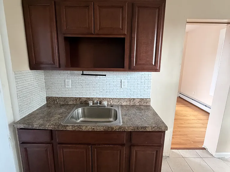 373-375 Blatchley Ave #3C — Photo 2