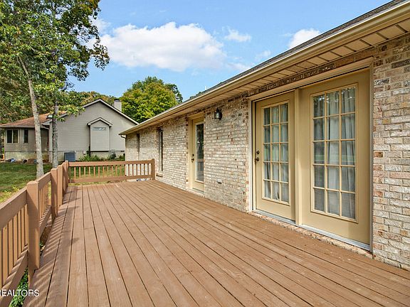 5th image of 470 Lakeview Dr