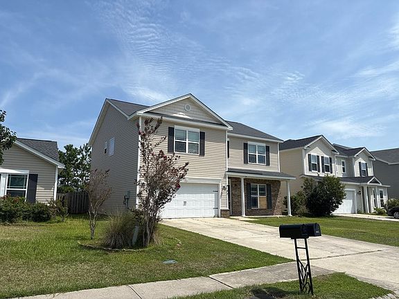3rd image of 182 Lakepointe Dr