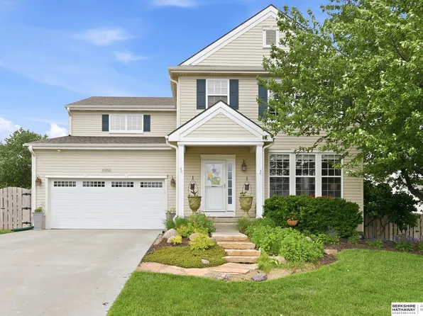 11252 S 200th St, Gretna, NE 68028