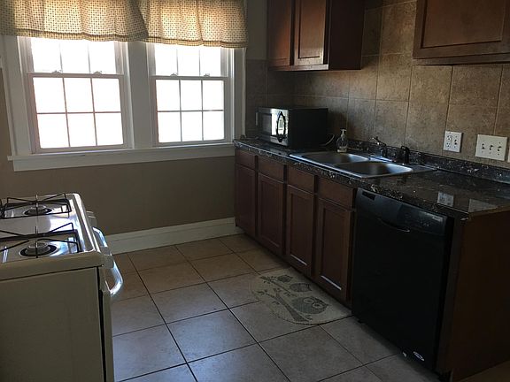 4th image of 18515 Chagrin Blvd #2