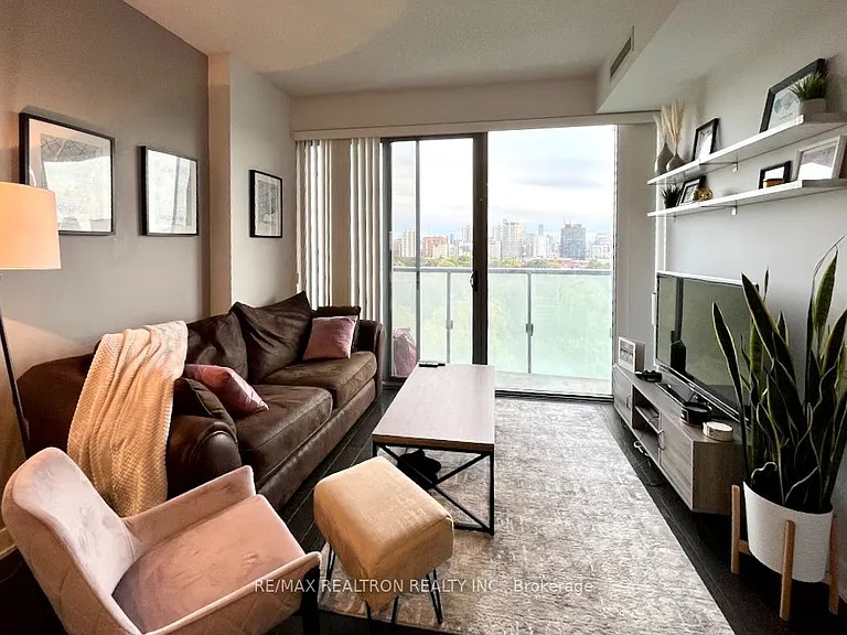 1815 Yonge St #1209 — Photo 11