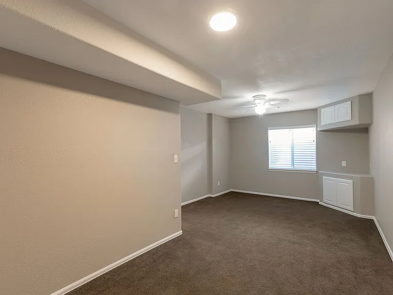 5327 S Ukraine St — Photo 14