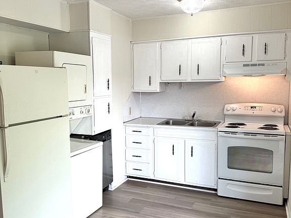 3rd image of 3812 Memorial Blvd APT 6