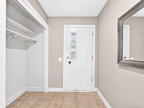 4th image of 84 Brae Glen Ln SW