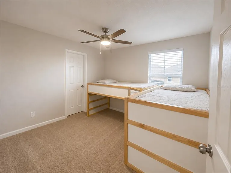 1352 Derry Ave — Photo 14