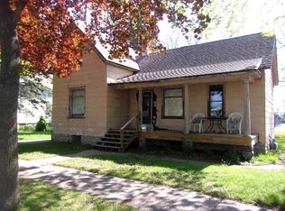 1552 Oakes St, Marinette, WI 54143