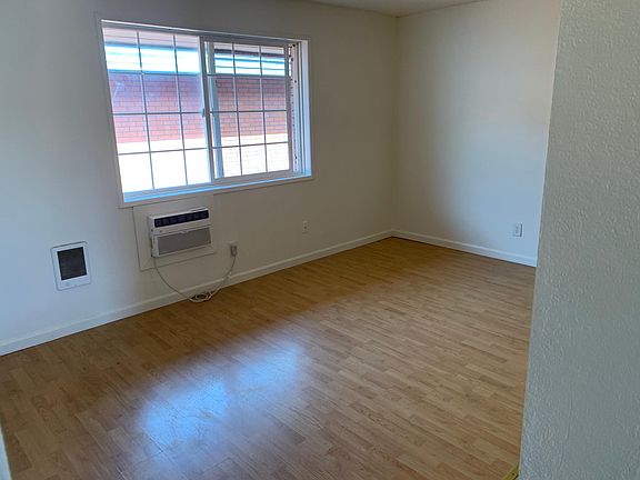 4th image of 211 E Mission Ave #6