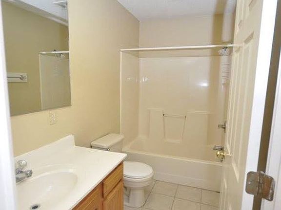 5th image of 409 W 14th St APT 11