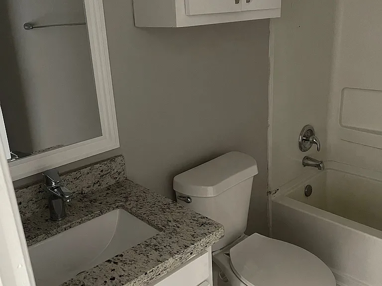 913 Athol St #0 — Photo 3